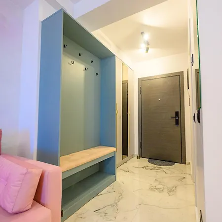 Apartment Foa Pink