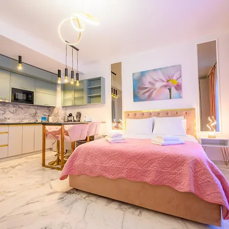 Foa Pink Mamaia