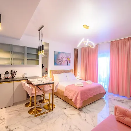 Apartment Foa Pink *