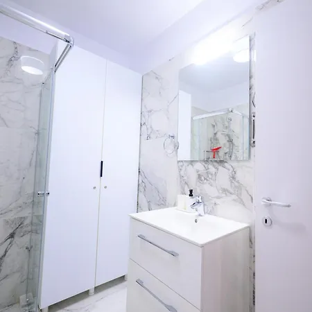 Apartment Foa Pink